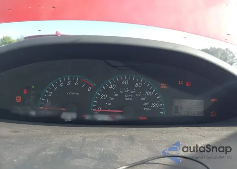 2010 Toyota Yaris z USA, uszkodzony, nr VIN JTDBT4K37A4065033